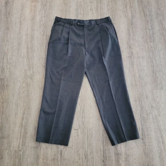 Jos. A. Bank 2 Button Pant Brown Suit ~ Sz 44L Blazer ~ 40W 28.5L Pleated Pants - Picture 8 of 11